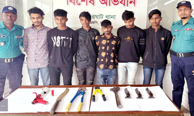 ডাকা‌তি প্রস্তু‌তিকালে দলের ৬ সদস্য গ্রেফতার